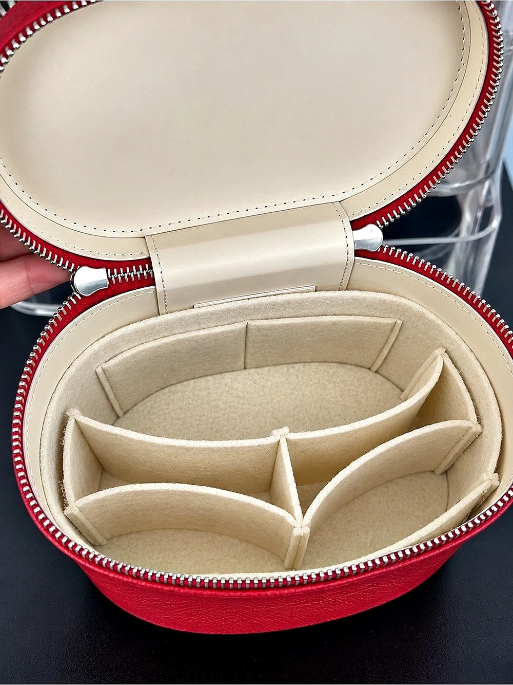 Saie The Mini Vanity Case Red - Picture 2 of 5